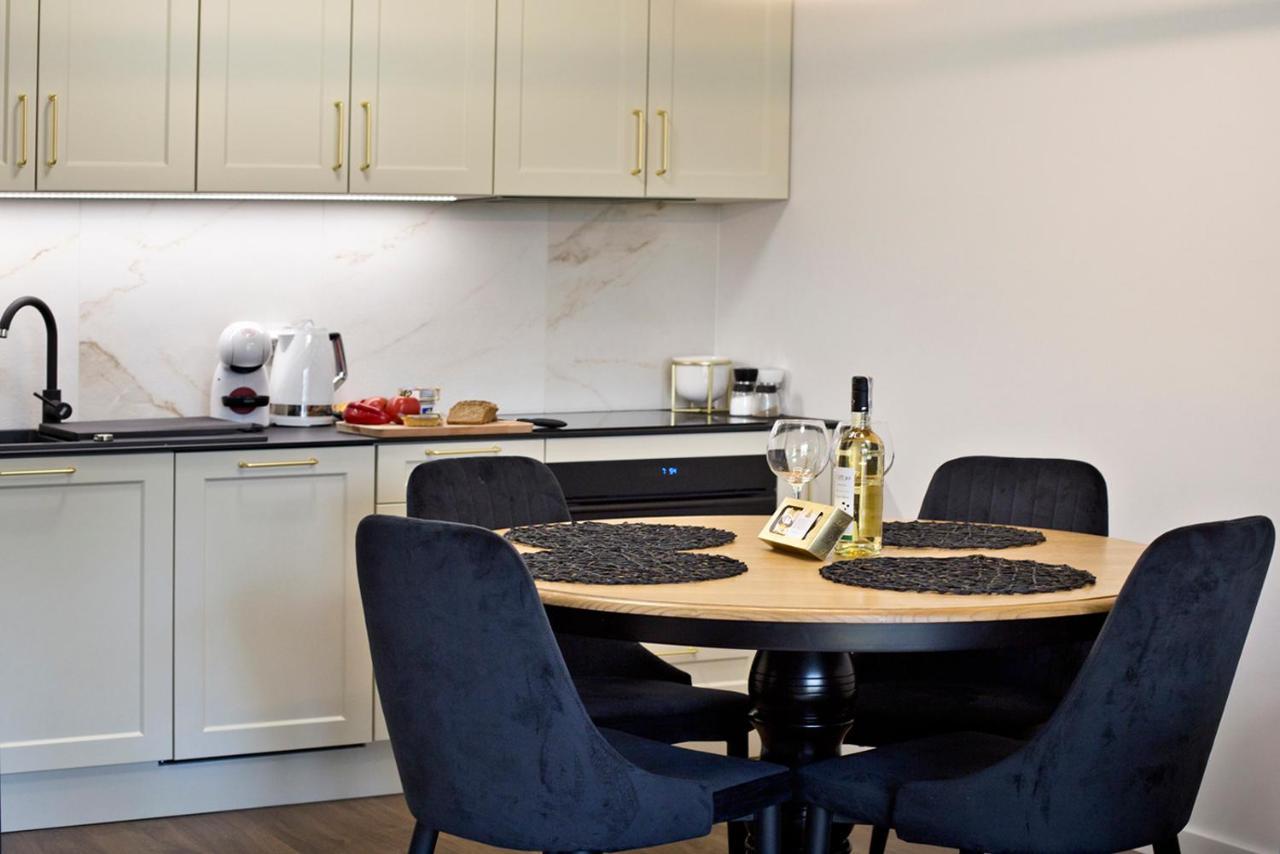 Marina Mokotow P&O Serviced Apartments Warschau Buitenkant foto